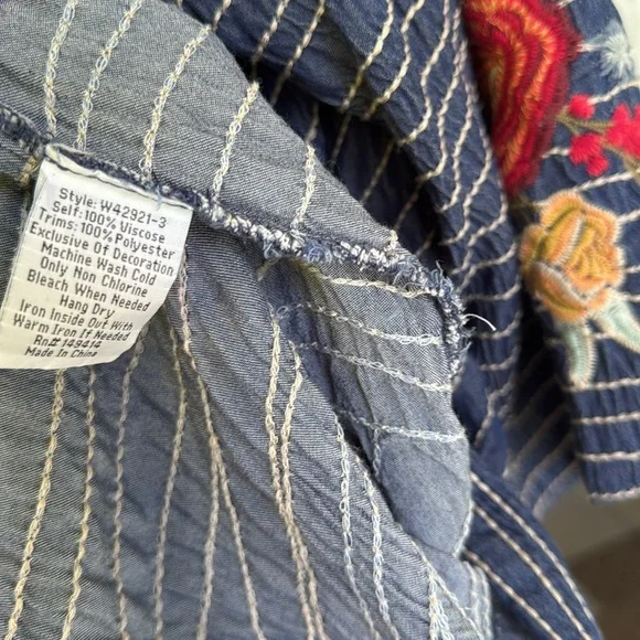 Johnny Was Blue Floral Kimono - Picture 7 of 9